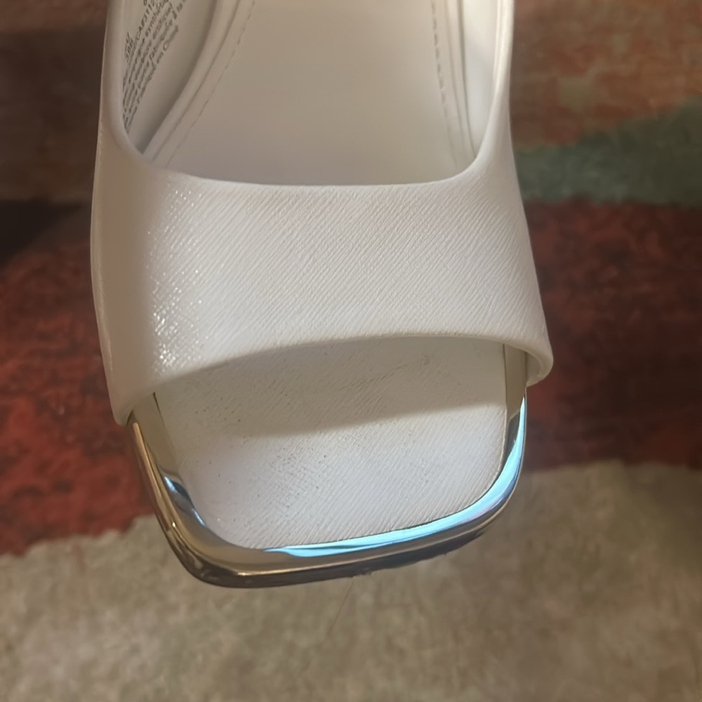 🎉HOST PICK🎉 DKNY Arleen White Open Toe Mules - Picture 4 of 8